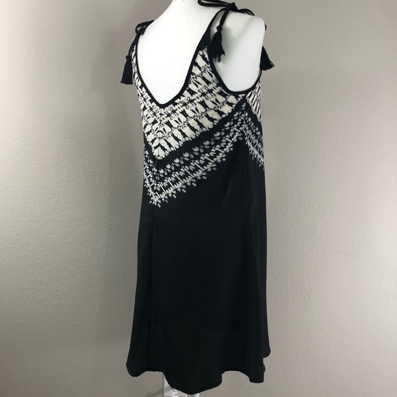 XHILARATION Tribal Shift Dress‎ - Picture 2 of 5